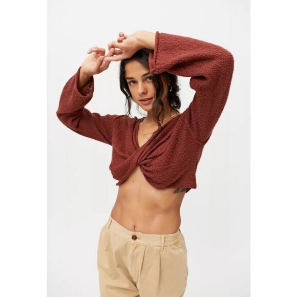 Urban Outfitters Laney Twist-Front Cropped Red Sweater Women's Size Small - Picture 1 of 5